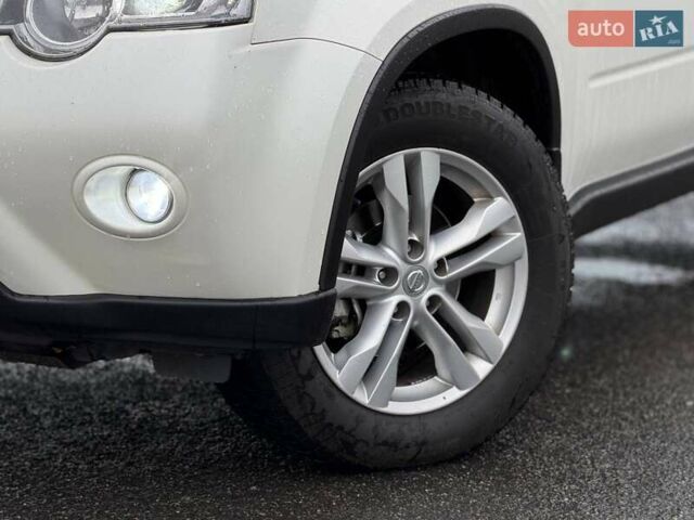 Белый Ниссан ИксТрейл, объемом двигателя 2 л и пробегом 240 тыс. км за 11000 $, фото 6 на Automoto.ua