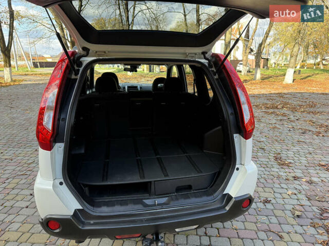 Ниссан ИксТрейл 2013 в Тячеве на Automoto.ua Белый Ниссан ИксТрейл, объемом двигателя 2 л и пробегом 261 тыс. км за 11900 $, фото 21 на Automoto.ua