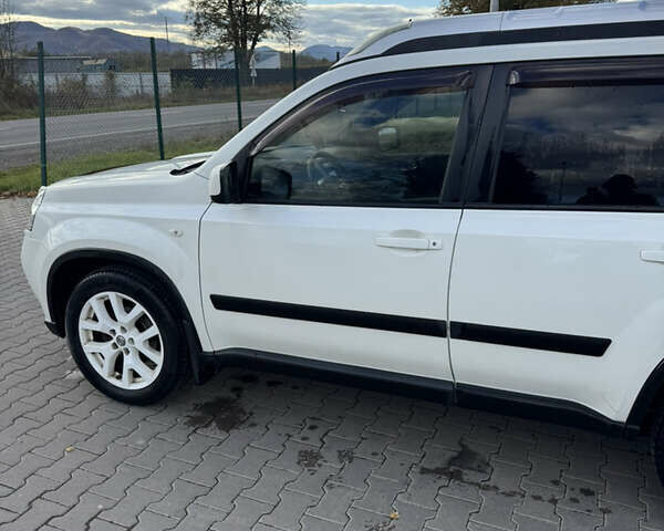 Ниссан ИксТрейл 2013 в Тячеве на Automoto.ua Белый Ниссан ИксТрейл, объемом двигателя 2 л и пробегом 311 тыс. км за 15000 $, фото 8 на Automoto.ua