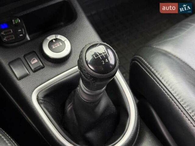 Белый Ниссан ИксТрейл, объемом двигателя 2 л и пробегом 240 тыс. км за 11000 $, фото 50 на Automoto.ua