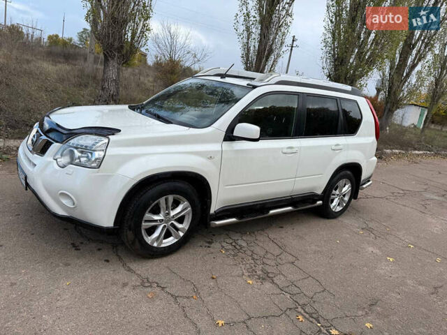 Ниссан ИксТрейл 2013 в Киеве на Automoto.ua Белый Ниссан ИксТрейл, объемом двигателя 2 л и пробегом 310 тыс. км за 11555 $, фото 10 на Automoto.ua
