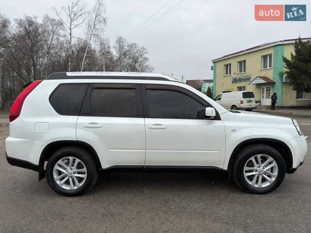 Белый Ниссан ИксТрейл, объемом двигателя 2 л и пробегом 170 тыс. км за 10450 $, фото 10 на Automoto.ua