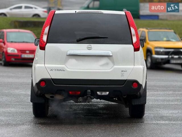 Белый Ниссан ИксТрейл, объемом двигателя 2 л и пробегом 240 тыс. км за 11000 $, фото 18 на Automoto.ua