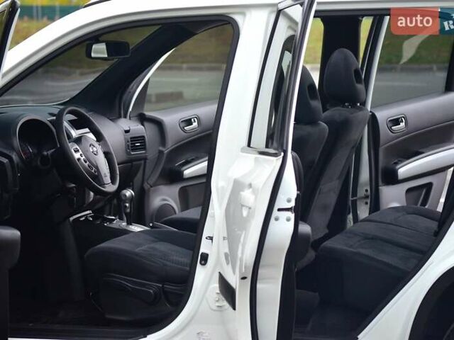 Белый Ниссан ИксТрейл, объемом двигателя 2 л и пробегом 121 тыс. км за 13800 $, фото 17 на Automoto.ua