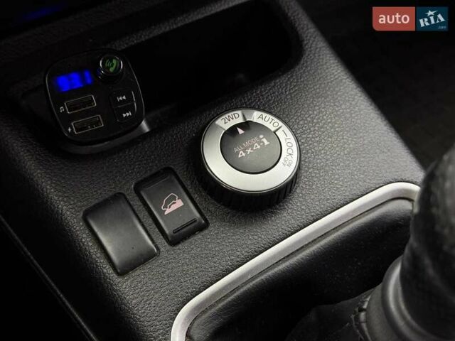 Белый Ниссан ИксТрейл, объемом двигателя 2 л и пробегом 240 тыс. км за 11000 $, фото 49 на Automoto.ua