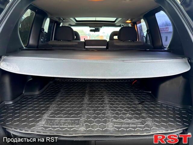 Белый Ниссан ИксТрейл, объемом двигателя 2 л и пробегом 170 тыс. км за 10450 $, фото 7 на Automoto.ua