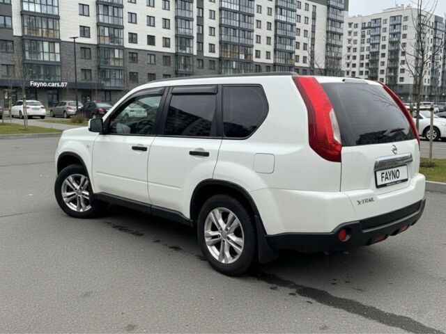 Белый Ниссан ИксТрейл, объемом двигателя 2 л и пробегом 275 тыс. км за 10333 $, фото 3 на Automoto.ua