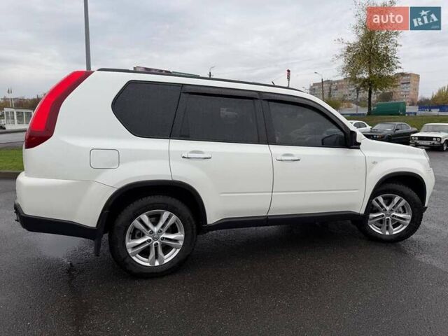 Белый Ниссан ИксТрейл, объемом двигателя 2 л и пробегом 240 тыс. км за 11000 $, фото 22 на Automoto.ua