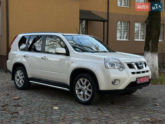 Ниссан ИксТрейл 2013 в Тячеве на Automoto.ua Белый Ниссан ИксТрейл, объемом двигателя 2 л и пробегом 261 тыс. км за 11900 $, фото 3 на Automoto.ua