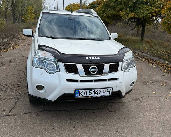 Ниссан ИксТрейл 2013 в Киеве на Automoto.ua Белый Ниссан ИксТрейл, объемом двигателя 2 л и пробегом 310 тыс. км за 11555 $, фото 1 на Automoto.ua