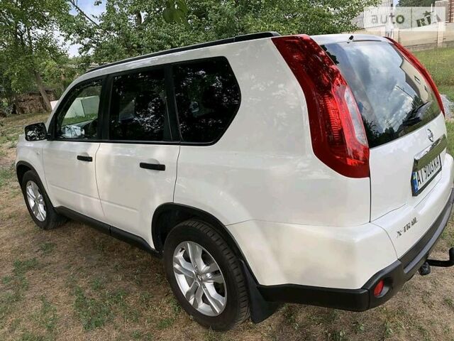 Білий Ніссан ІксТрейл, об'ємом двигуна 2 л та пробігом 270 тис. км за 9500 $, фото 3 на Automoto.ua