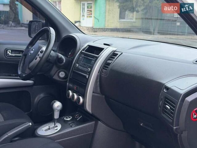 Белый Ниссан ИксТрейл, объемом двигателя 2 л и пробегом 170 тыс. км за 10450 $, фото 36 на Automoto.ua