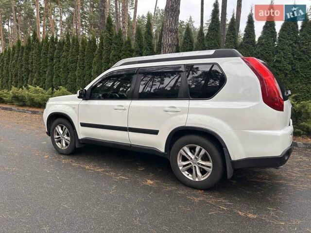 Ниссан ИксТрейл 2013 в Киеве на Automoto.ua Белый Ниссан ИксТрейл, объемом двигателя 2 л и пробегом 235 тыс. км за 13500 $, фото 4 на Automoto.ua