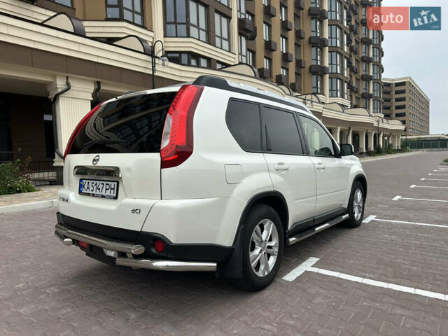 Белый Ниссан ИксТрейл, объемом двигателя 2 л и пробегом 312 тыс. км за 9999 $, фото 14 на Automoto.ua