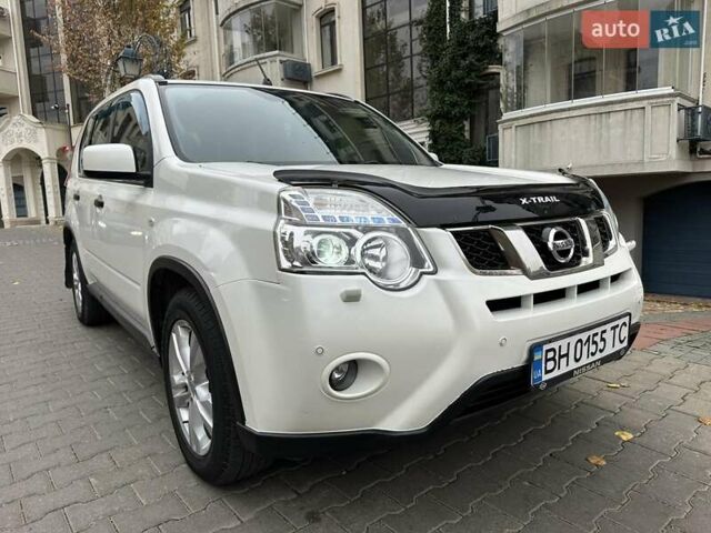 Білий Ніссан ІксТрейл, об'ємом двигуна 2 л та пробігом 147 тис. км за 12500 $, фото 6 на Automoto.ua
