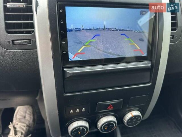 Білий Ніссан ІксТрейл, об'ємом двигуна 2 л та пробігом 147 тис. км за 12500 $, фото 16 на Automoto.ua