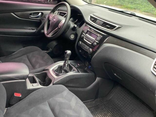 Белый Ниссан ИксТрейл, объемом двигателя 2.5 л и пробегом 200 тыс. км за 14200 $, фото 9 на Automoto.ua