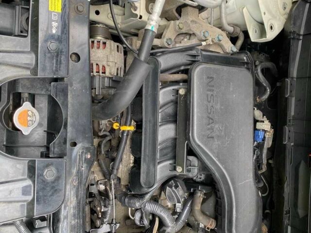 Белый Ниссан ИксТрейл, объемом двигателя 2.5 л и пробегом 200 тыс. км за 14200 $, фото 10 на Automoto.ua