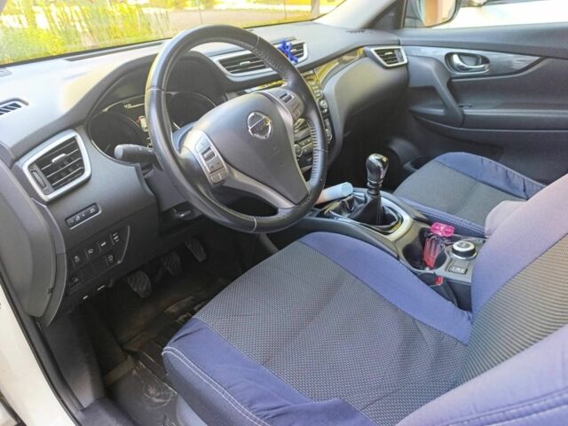 Белый Ниссан ИксТрейл, объемом двигателя 1.6 л и пробегом 93 тыс. км за 16500 $, фото 10 на Automoto.ua