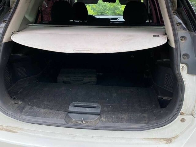 Белый Ниссан ИксТрейл, объемом двигателя 2.5 л и пробегом 200 тыс. км за 14200 $, фото 4 на Automoto.ua