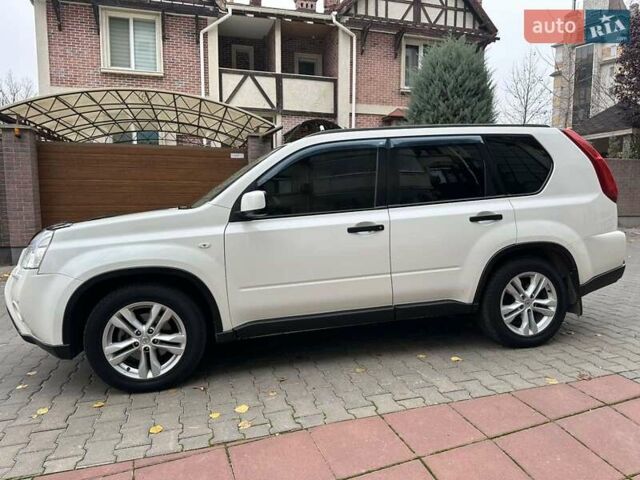 Білий Ніссан ІксТрейл, об'ємом двигуна 2 л та пробігом 147 тис. км за 12500 $, фото 7 на Automoto.ua