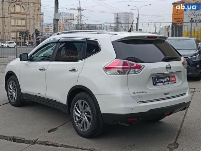 Белый Ниссан ИксТрейл, объемом двигателя 2.5 л и пробегом 124 тыс. км за 14790 $, фото 3 на Automoto.ua