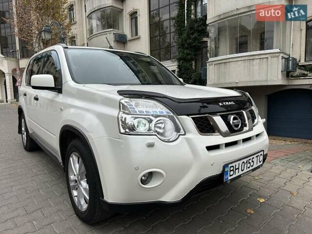 Білий Ніссан ІксТрейл, об'ємом двигуна 2 л та пробігом 147 тис. км за 12500 $, фото 3 на Automoto.ua