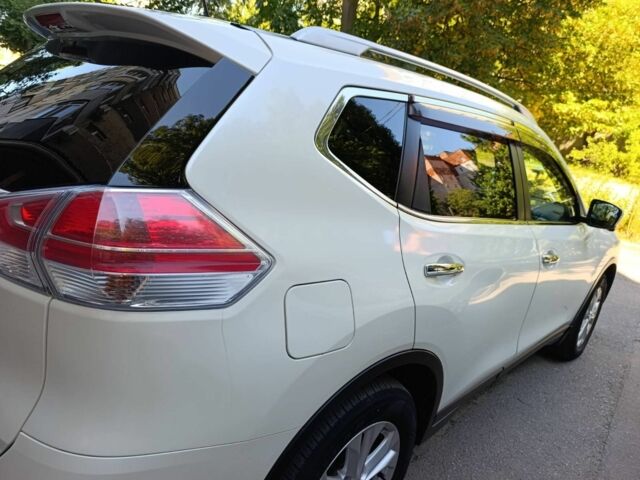 Белый Ниссан ИксТрейл, объемом двигателя 1.6 л и пробегом 93 тыс. км за 16500 $, фото 2 на Automoto.ua