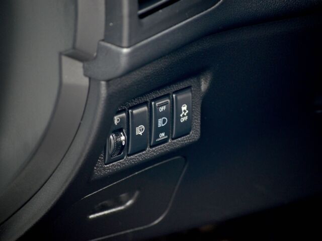 Белый Ниссан ИксТрейл, объемом двигателя 2 л и пробегом 122 тыс. км за 13800 $, фото 19 на Automoto.ua