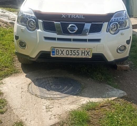 Білий Ніссан ІксТрейл, об'ємом двигуна 2 л та пробігом 221 тис. км за 13150 $, фото 13 на Automoto.ua