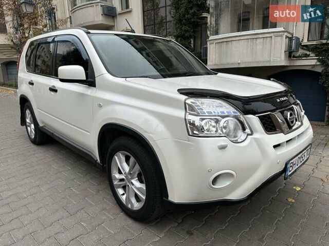 Білий Ніссан ІксТрейл, об'ємом двигуна 2 л та пробігом 147 тис. км за 12500 $, фото 4 на Automoto.ua