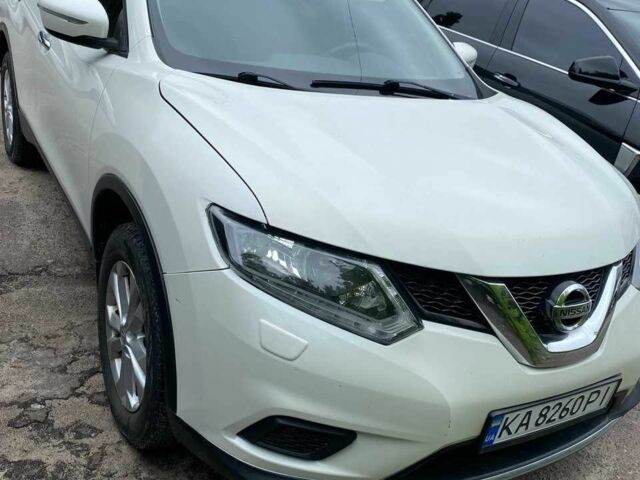 Белый Ниссан ИксТрейл, объемом двигателя 2.5 л и пробегом 200 тыс. км за 14200 $, фото 3 на Automoto.ua