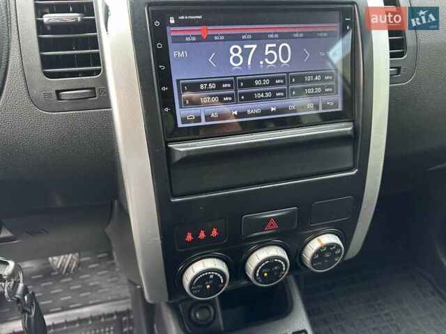 Білий Ніссан ІксТрейл, об'ємом двигуна 2 л та пробігом 147 тис. км за 12500 $, фото 17 на Automoto.ua