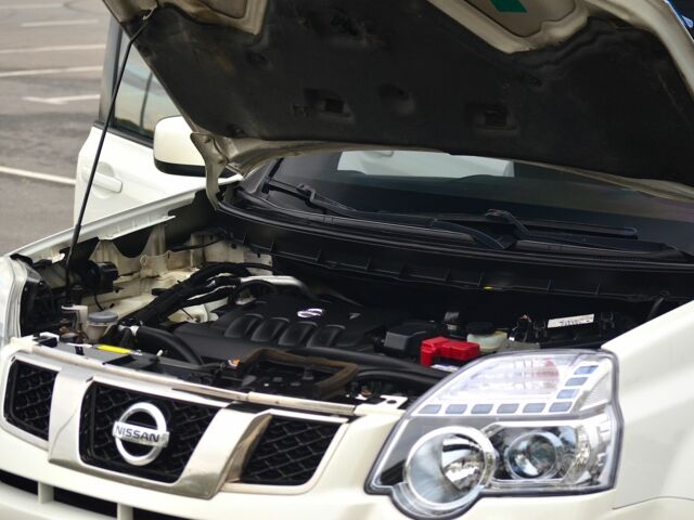 Белый Ниссан ИксТрейл, объемом двигателя 2 л и пробегом 122 тыс. км за 13800 $, фото 22 на Automoto.ua