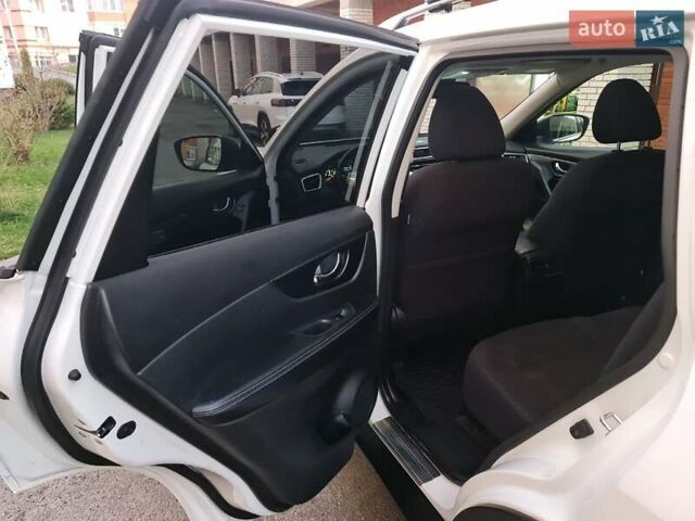 Білий Ніссан ІксТрейл, об'ємом двигуна 2 л та пробігом 53 тис. км за 16200 $, фото 13 на Automoto.ua