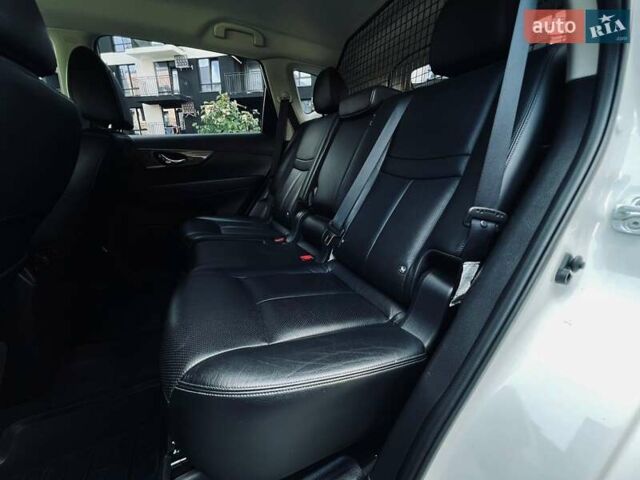 Белый Ниссан ИксТрейл, объемом двигателя 1.6 л и пробегом 154 тыс. км за 16500 $, фото 26 на Automoto.ua