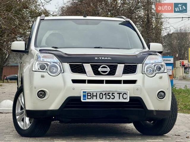 Білий Ніссан ІксТрейл, об'ємом двигуна 2 л та пробігом 147 тис. км за 9999 $, фото 21 на Automoto.ua