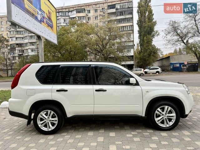 Білий Ніссан ІксТрейл, об'ємом двигуна 2 л та пробігом 147 тис. км за 9999 $, фото 12 на Automoto.ua