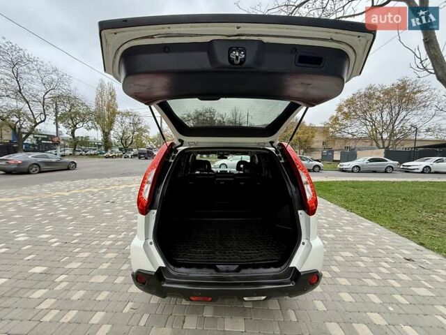 Білий Ніссан ІксТрейл, об'ємом двигуна 2 л та пробігом 147 тис. км за 9999 $, фото 68 на Automoto.ua