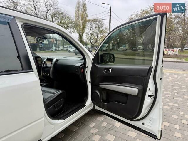 Білий Ніссан ІксТрейл, об'ємом двигуна 2 л та пробігом 147 тис. км за 9999 $, фото 43 на Automoto.ua