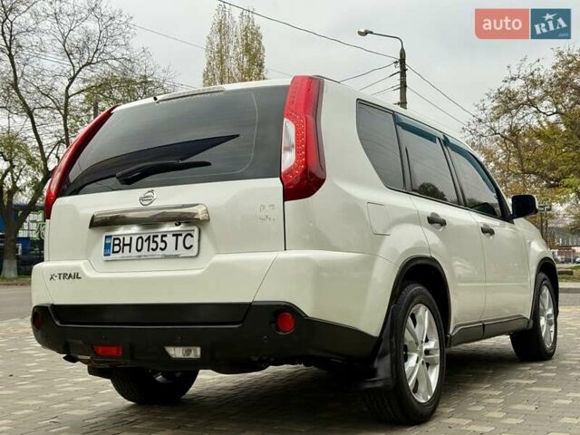 Білий Ніссан ІксТрейл, об'ємом двигуна 2 л та пробігом 147 тис. км за 9999 $, фото 15 на Automoto.ua