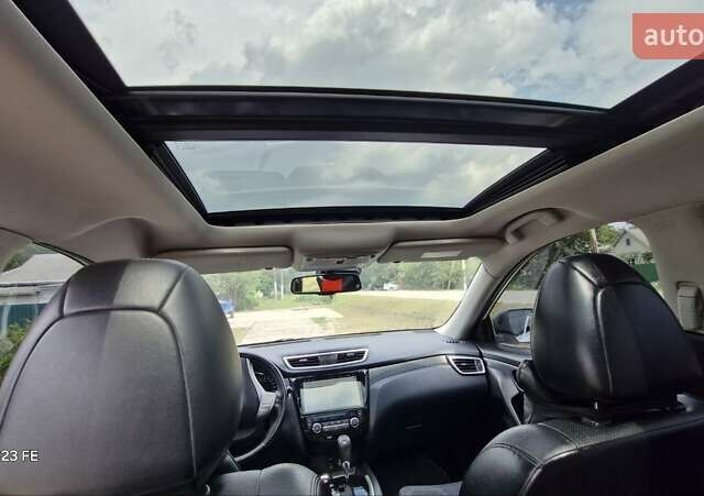 Білий Ніссан ІксТрейл, об'ємом двигуна 1.6 л та пробігом 204 тис. км за 15900 $, фото 3 на Automoto.ua