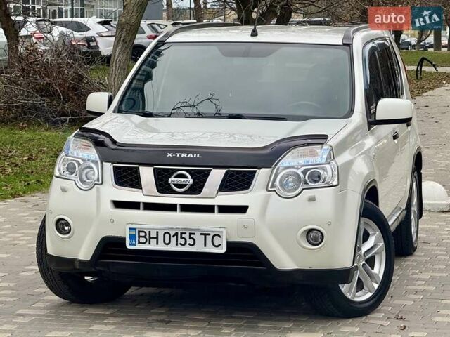 Білий Ніссан ІксТрейл, об'ємом двигуна 2 л та пробігом 147 тис. км за 9999 $, фото 18 на Automoto.ua