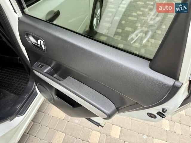 Білий Ніссан ІксТрейл, об'ємом двигуна 2 л та пробігом 147 тис. км за 9999 $, фото 60 на Automoto.ua
