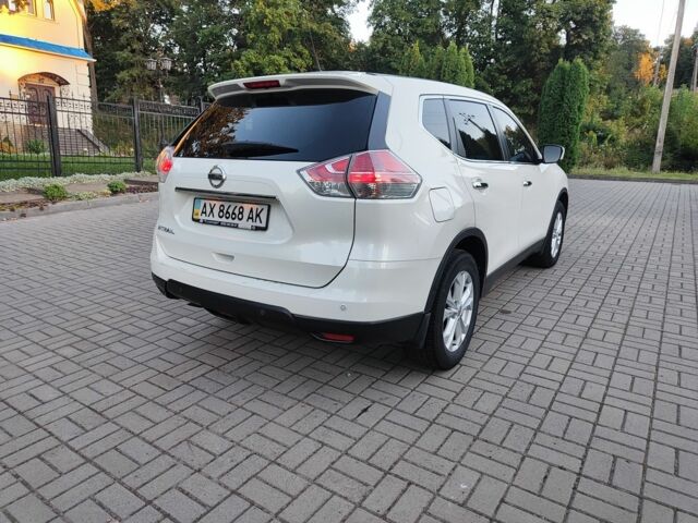 Белый Ниссан ИксТрейл, объемом двигателя 1.6 л и пробегом 176 тыс. км за 14400 $, фото 2 на Automoto.ua