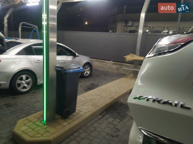 Белый Ниссан ИксТрейл, объемом двигателя 1.6 л и пробегом 250 тыс. км за 16000 $, фото 9 на Automoto.ua