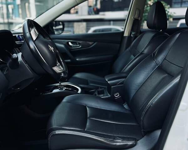 Белый Ниссан ИксТрейл, объемом двигателя 1.6 л и пробегом 154 тыс. км за 16500 $, фото 30 на Automoto.ua