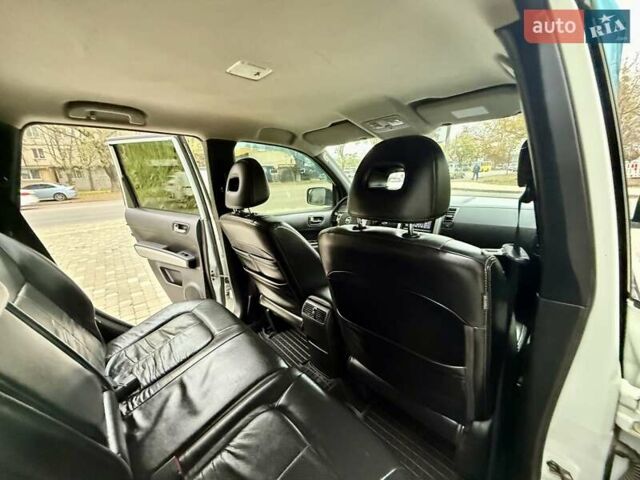 Білий Ніссан ІксТрейл, об'ємом двигуна 2 л та пробігом 147 тис. км за 9999 $, фото 66 на Automoto.ua