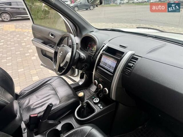 Білий Ніссан ІксТрейл, об'ємом двигуна 2 л та пробігом 147 тис. км за 9999 $, фото 48 на Automoto.ua