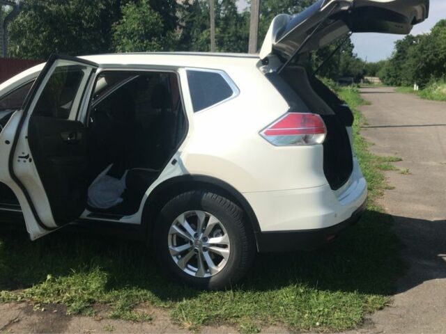 Белый Ниссан ИксТрейл, объемом двигателя 1.6 л и пробегом 300 тыс. км за 11000 $, фото 1 на Automoto.ua